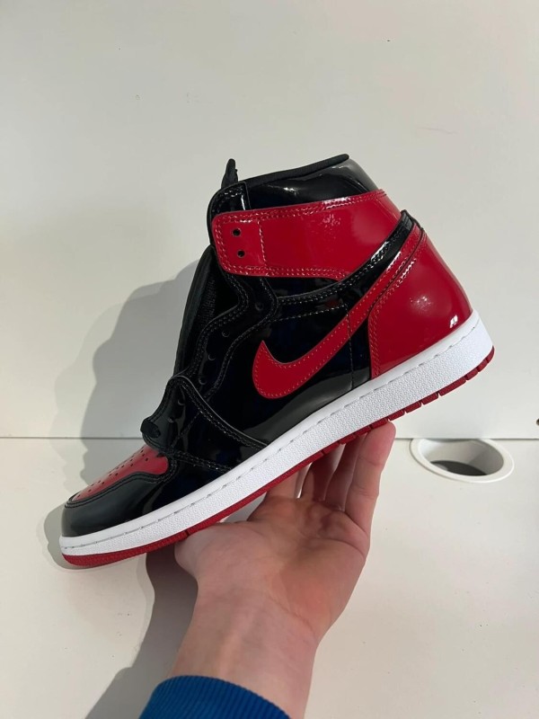 Nike Air Jordan 1 High Patent Bred 2