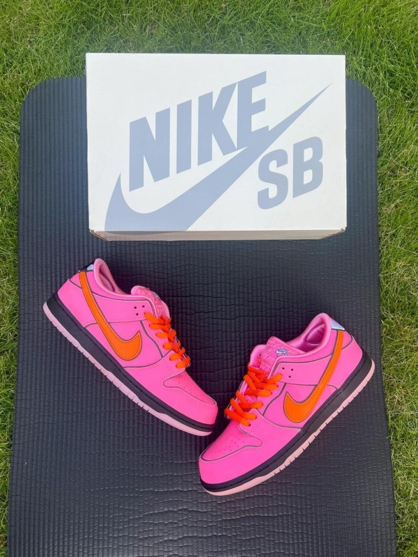 Nike SB Dunk Low Powerpuff Blossom 2