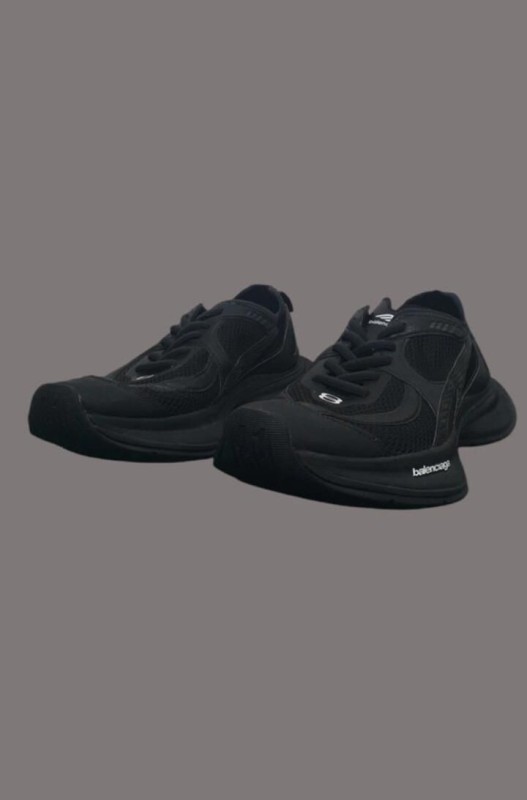 Balenciaga Circuit Black taille 41 2