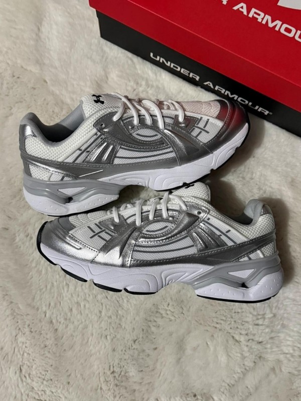 Under Armour UA Sola 'White Metallic Silver' 40,5