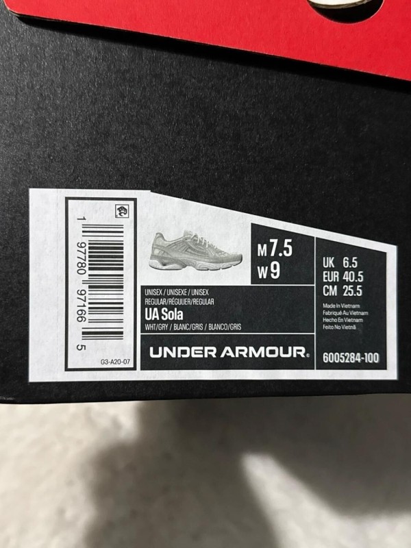 Under Armour UA Sola 'White Metallic Silver' 40,5 2