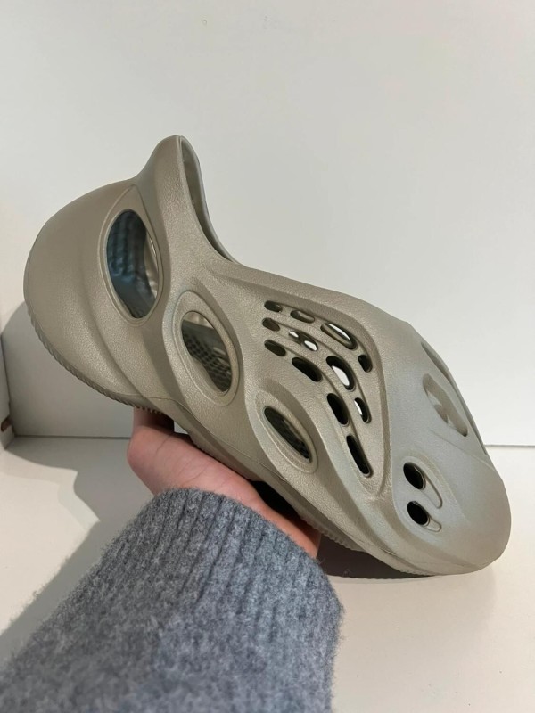 Yeezy Foam Runner Stone Salt