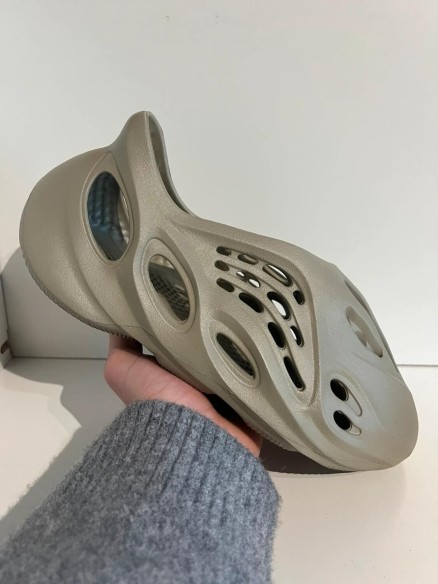 Yeezy Foam Runner Stone Salt