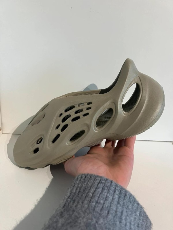 Yeezy Foam Runner Stone Salt 2