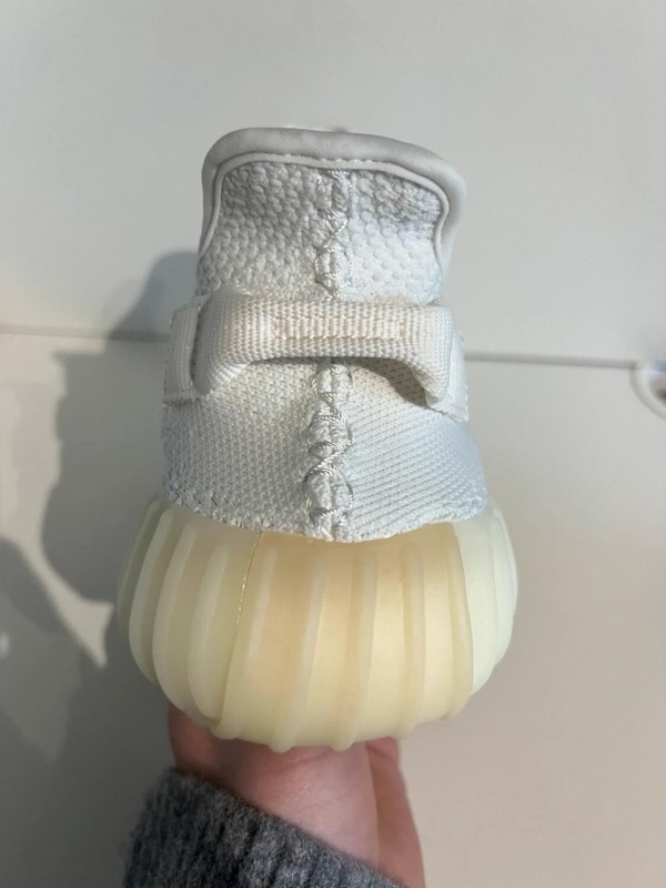 Yeezy 350 V2 Cream 2