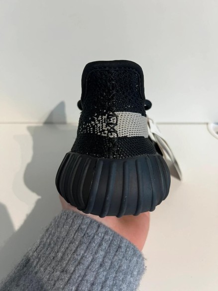 Yeezy 350 V2 Oreo