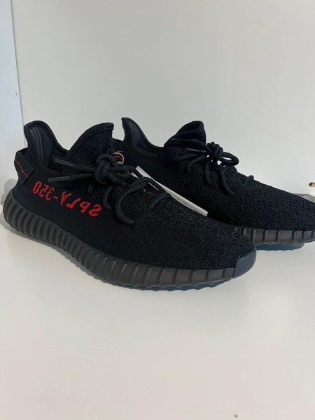 Yeezy 350 V2 Bred