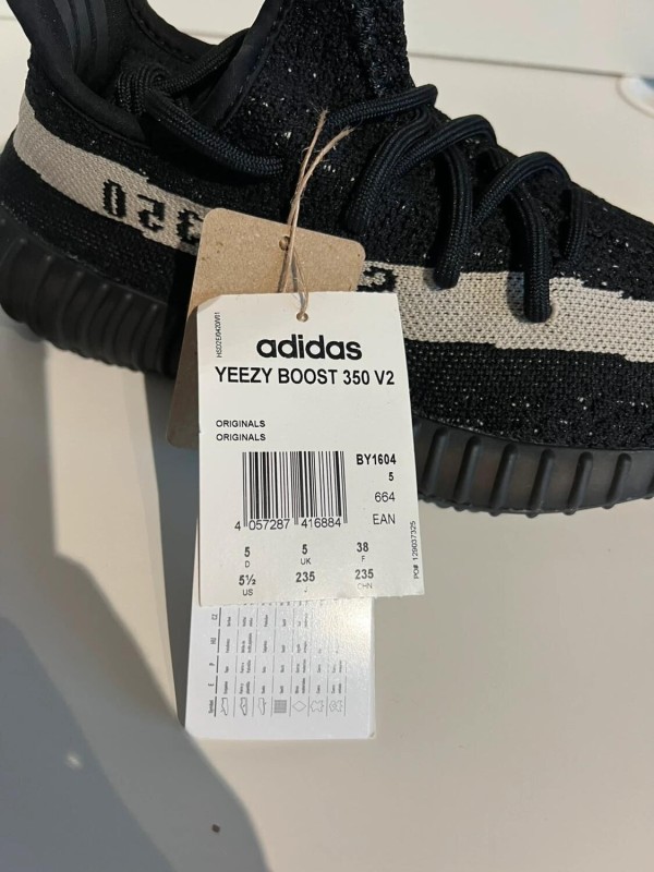 Yeezy 350 V2 Oreo 2