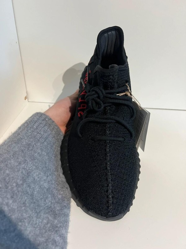 Yeezy 350 V2 Bred 2
