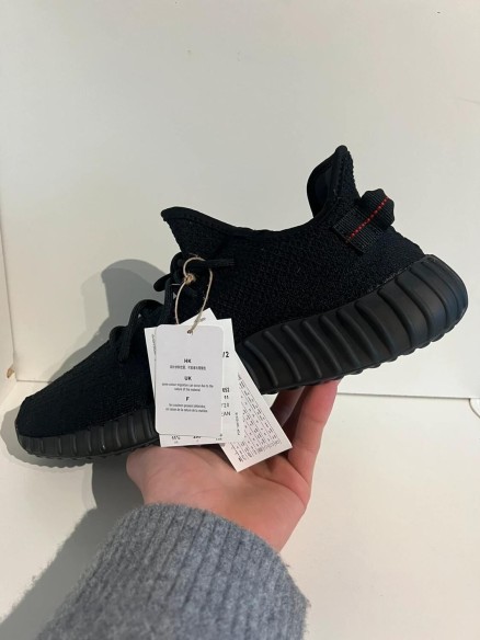 Yeezy 350 V2 Bred