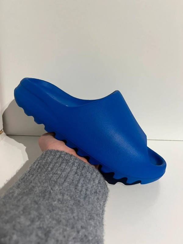 Yeezy Slide Azure