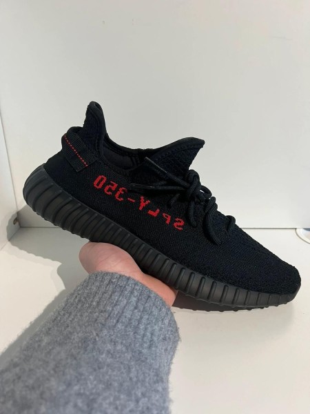 Yeezy 350 V2 Bred