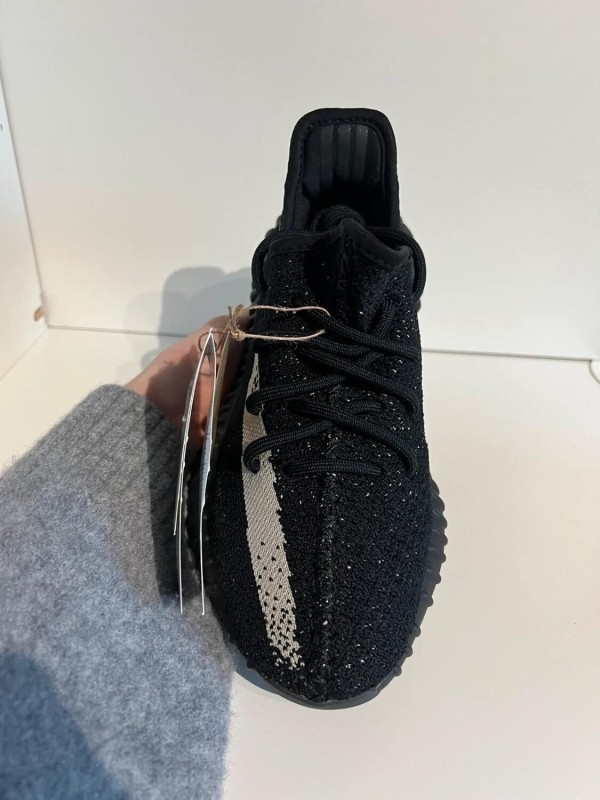 Yeezy 350 V2 Oreo 2