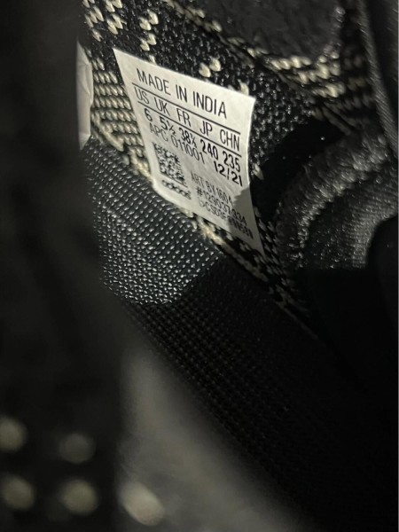 Yeezy 350 V2 Oreo