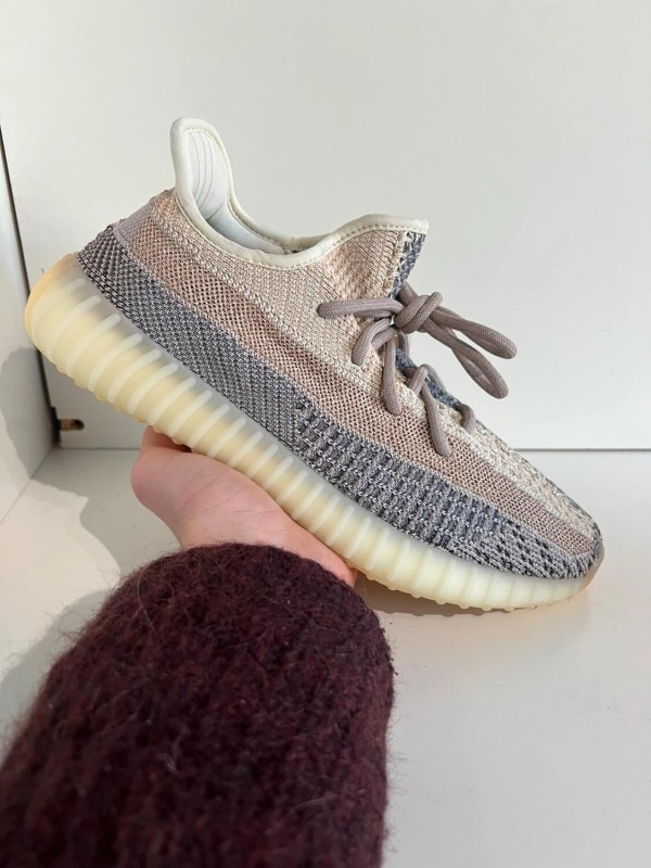 Yeezy 350 V2 Ash Pearl