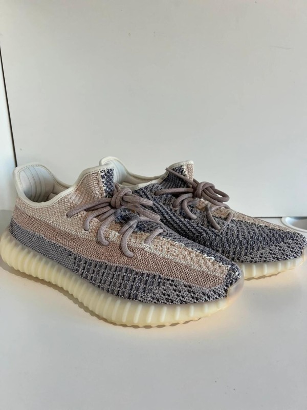 Yeezy 350 V2 Ash Pearl 2
