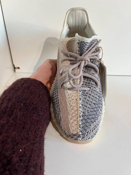 Yeezy 350 V2 Ash Pearl