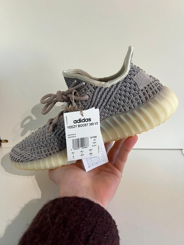 Yeezy 350 V2 Ash Pearl 2
