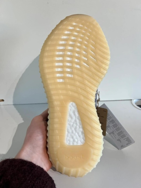 Yeezy 350 V2 Ash Pearl 2