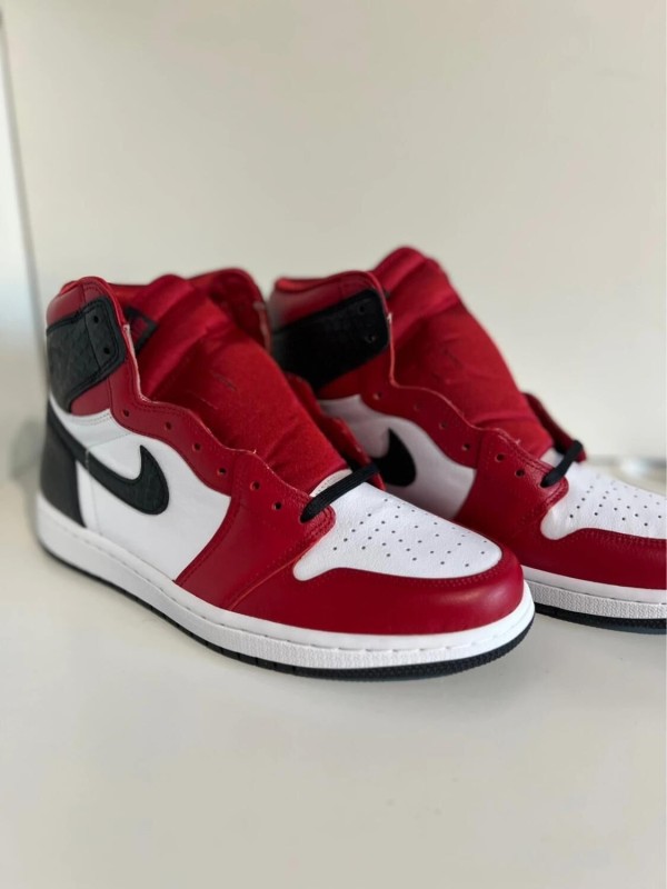 Nike Air Jordan 1 Satin Snake 2