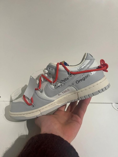 Nike Dunk Low x Off-White lot 23