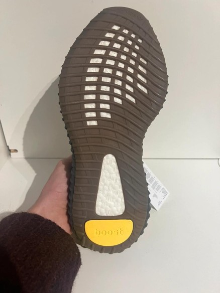 Yeezy 350 V2 Cinder