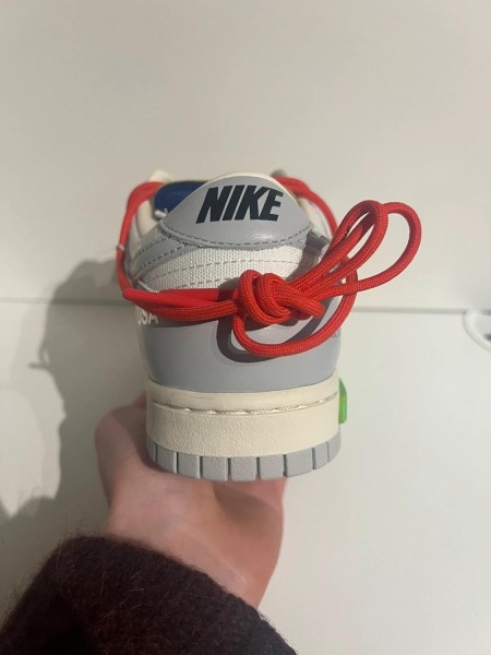 Nike Dunk Low x Off-White lot 23