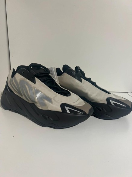 Yeezy 700 MNVN Bone