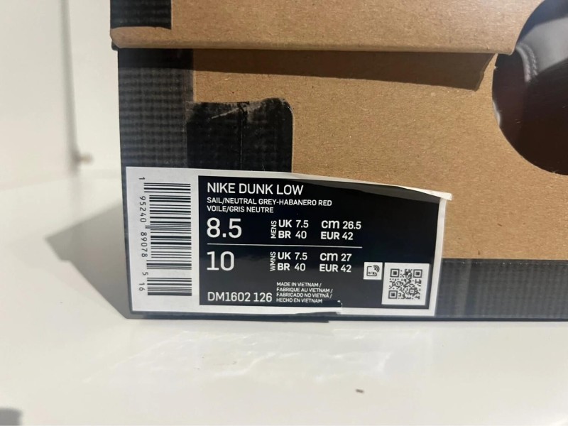 Nike Dunk Low x Off-White lot 23