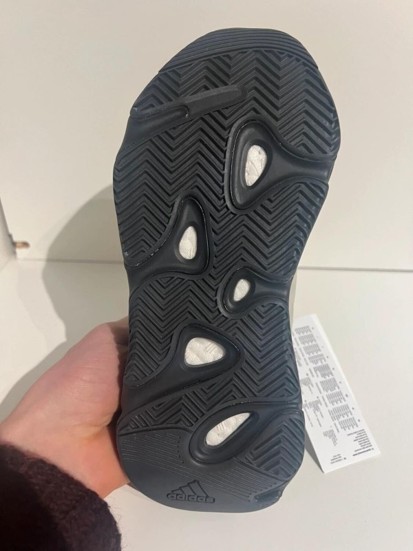 Yeezy 700 MNVN Bone 2