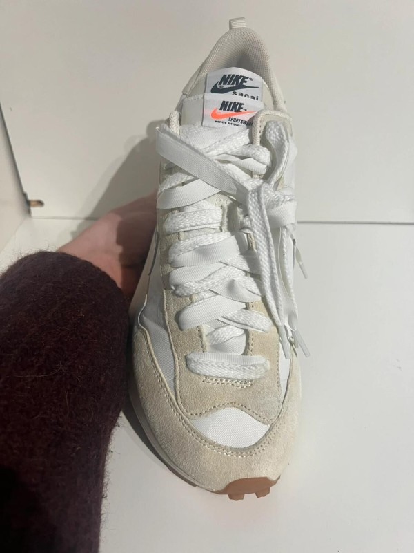 Nike X Sacai Vaporwaffle Sail Gum 2
