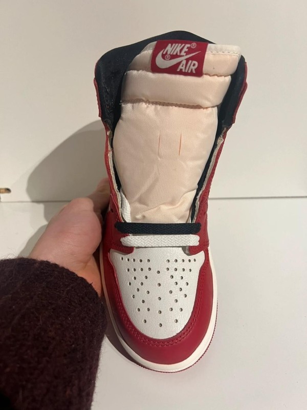 Nike Air Jordan 1 High Lost and Found 2
