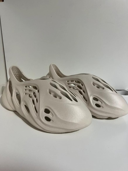 Yeezy Foam Runner Sand