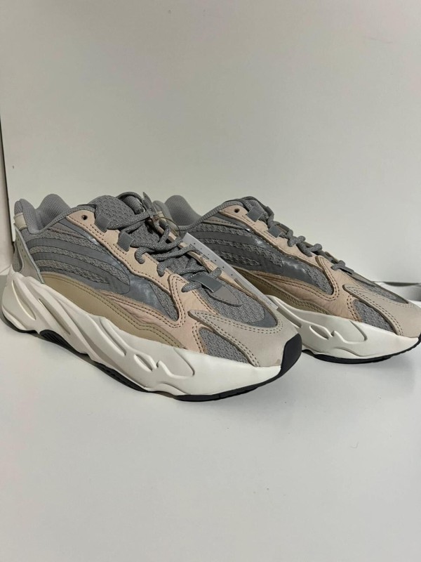 Yeezy 700 V2 Static 2