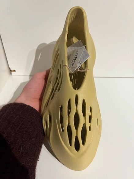 Yeezy Foam Runner Sulfur