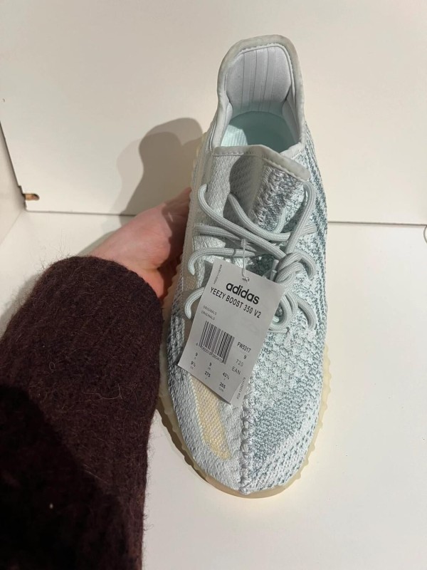 Yeezy 350 V2 Cloud (Reflective) 2