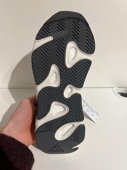 Yeezy 700 V2 Static