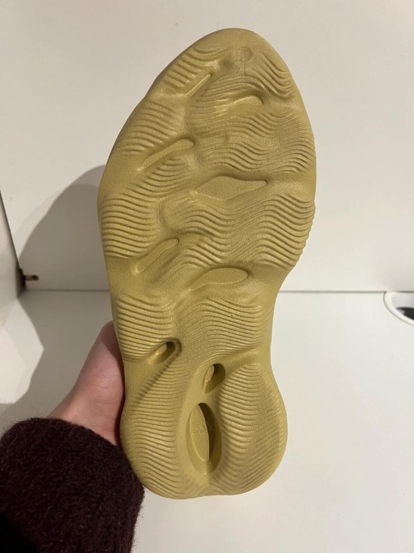 Yeezy Foam Runner Sulfur 2