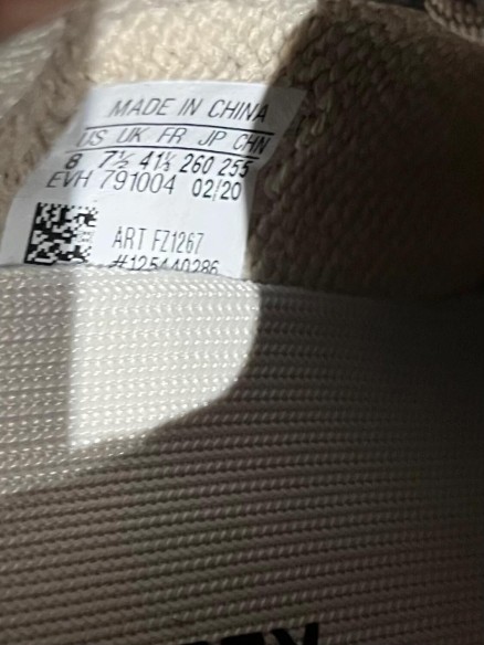 Yeezy 350 V2 Zyon