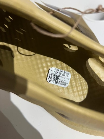 Yeezy Foam Runner Sulfur