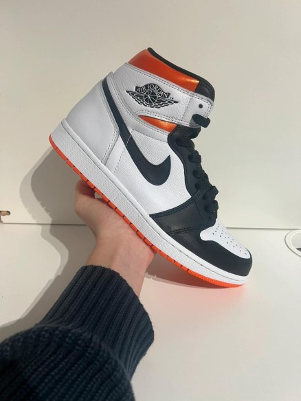 Nike Air Jordan 1 High Electro Orange