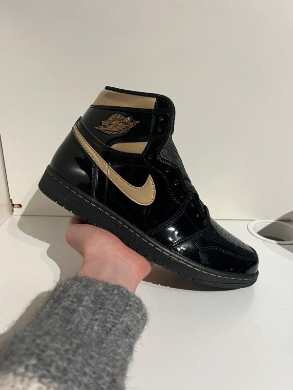 Nike Air Jordan 1 High Black Metallic Gold (2020)