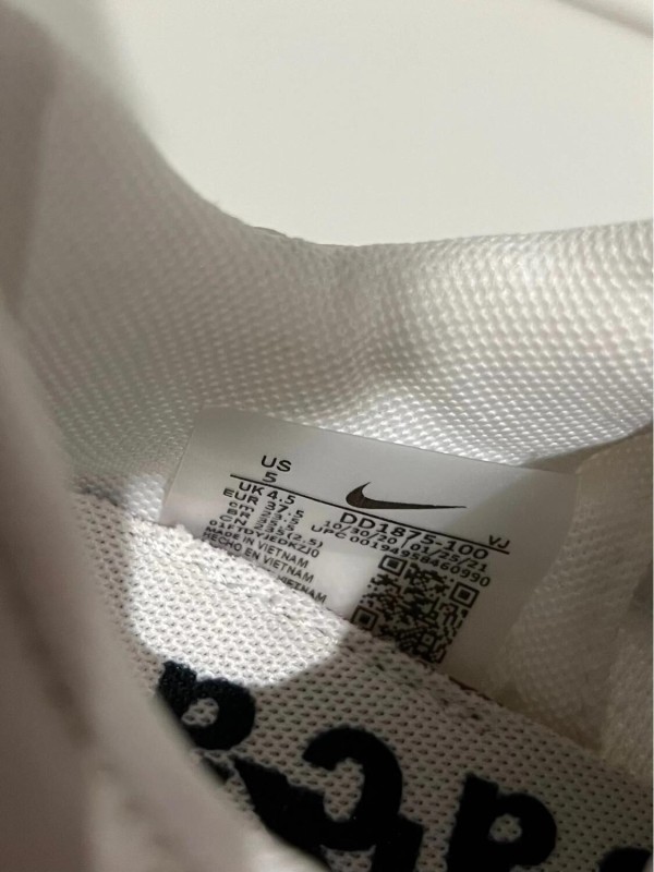 Nike X Sacai Vaporwaffle Sail Gum 2