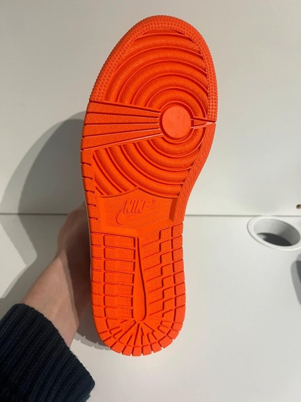 Nike Air Jordan 1 High Electro Orange 2