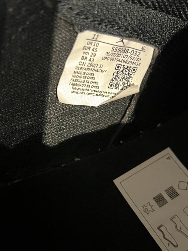 Nike Air Jordan 1 High Black Metallic Gold (2020) 2