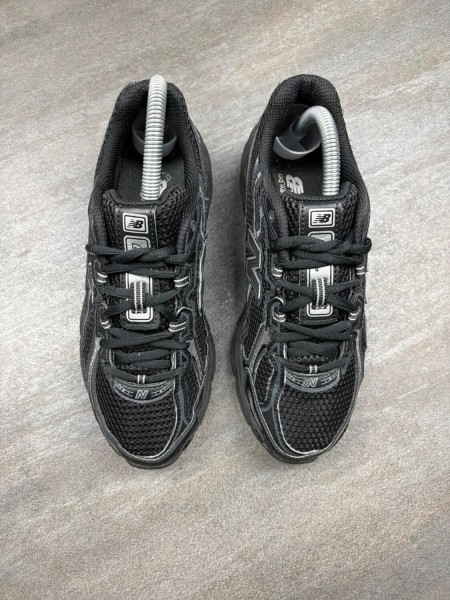 New Balance 740 black - taille 37