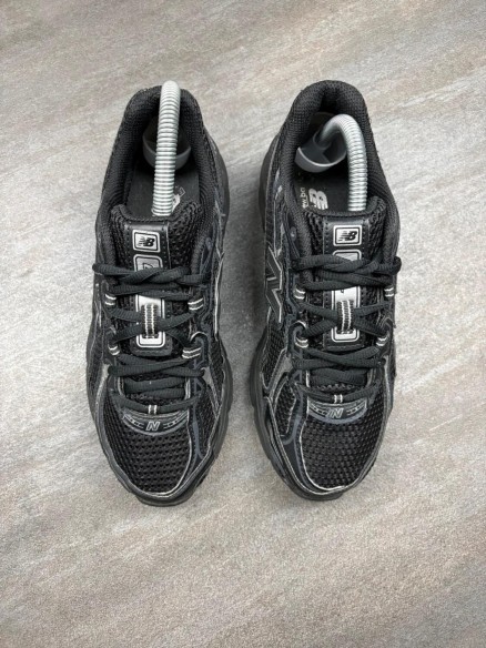 New Balance 740 black - taille 37