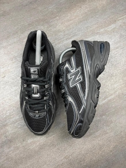 New Balance 740 black - taille 37
