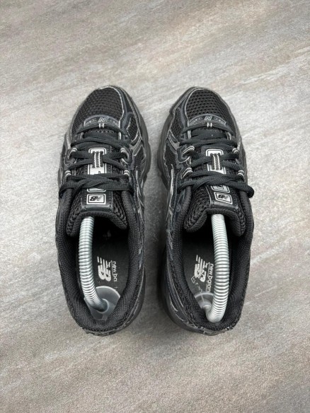 New Balance 740 black - taille 37