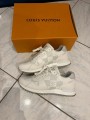 Louis Vuitton run away damier gris blanc taille 8 42,5-43